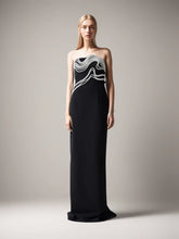 Robe de soirée dos nu avec chaîne et diamants
